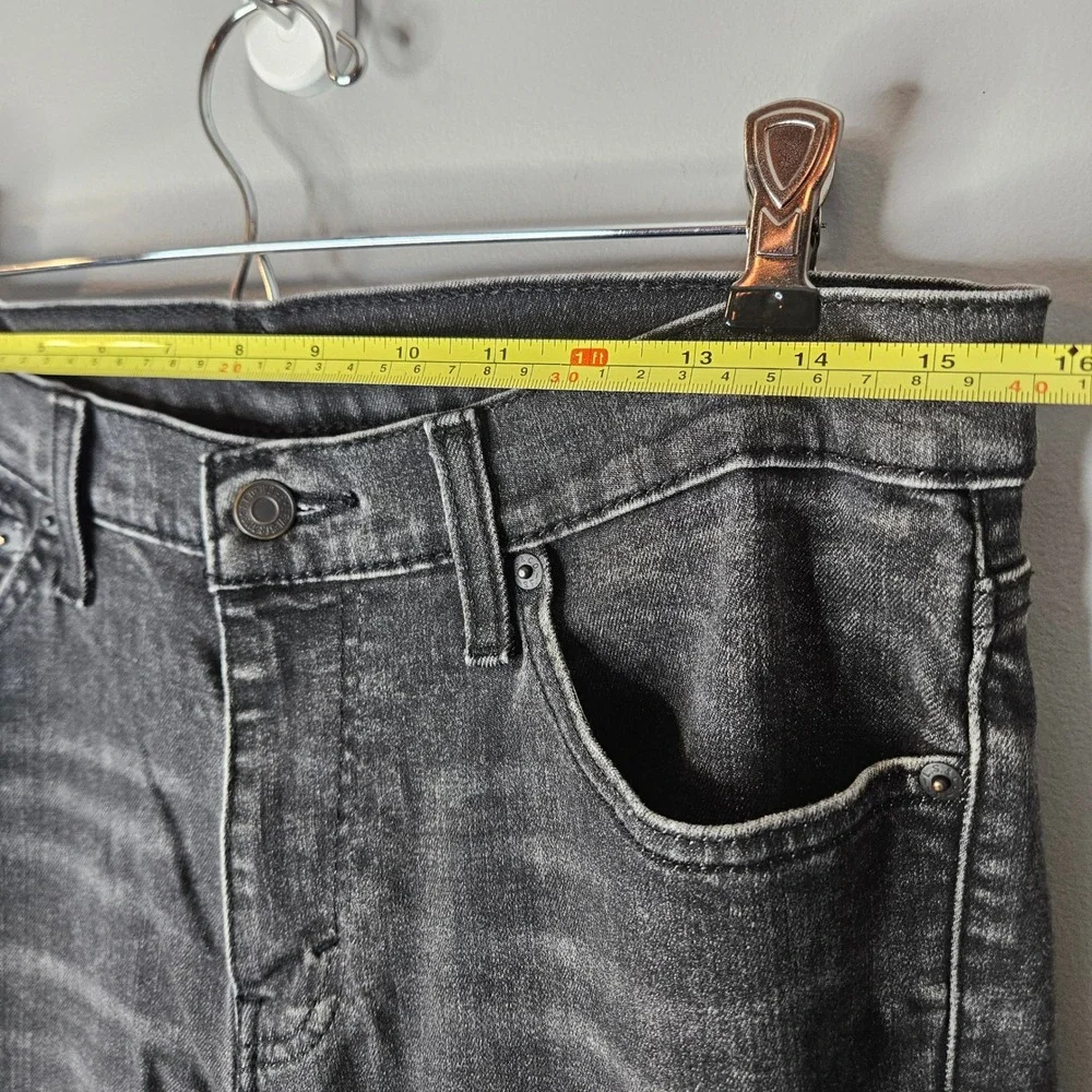 Levis measurements waist